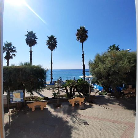 Villa Finestre Sul Mare San Lorenzo al Mare Zimmer foto