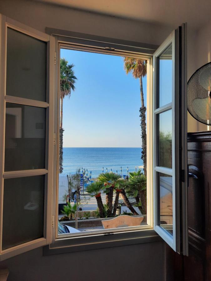 Villa Finestre Sul Mare San Lorenzo al Mare Zimmer foto